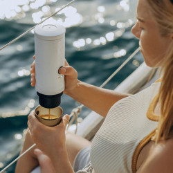 OutIn Nano 2 نانو (Pearl white) - ماكينة صنع قهوة للسفر 
