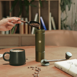 مطحنة قهوة تايم مور تشيستنت إس 3 (أخضر)