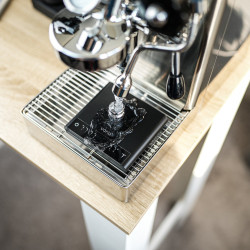 Varia AKU – مقياس رقمي barista (أسود)